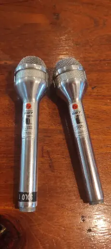 Par micrófonos Electrovoice 627